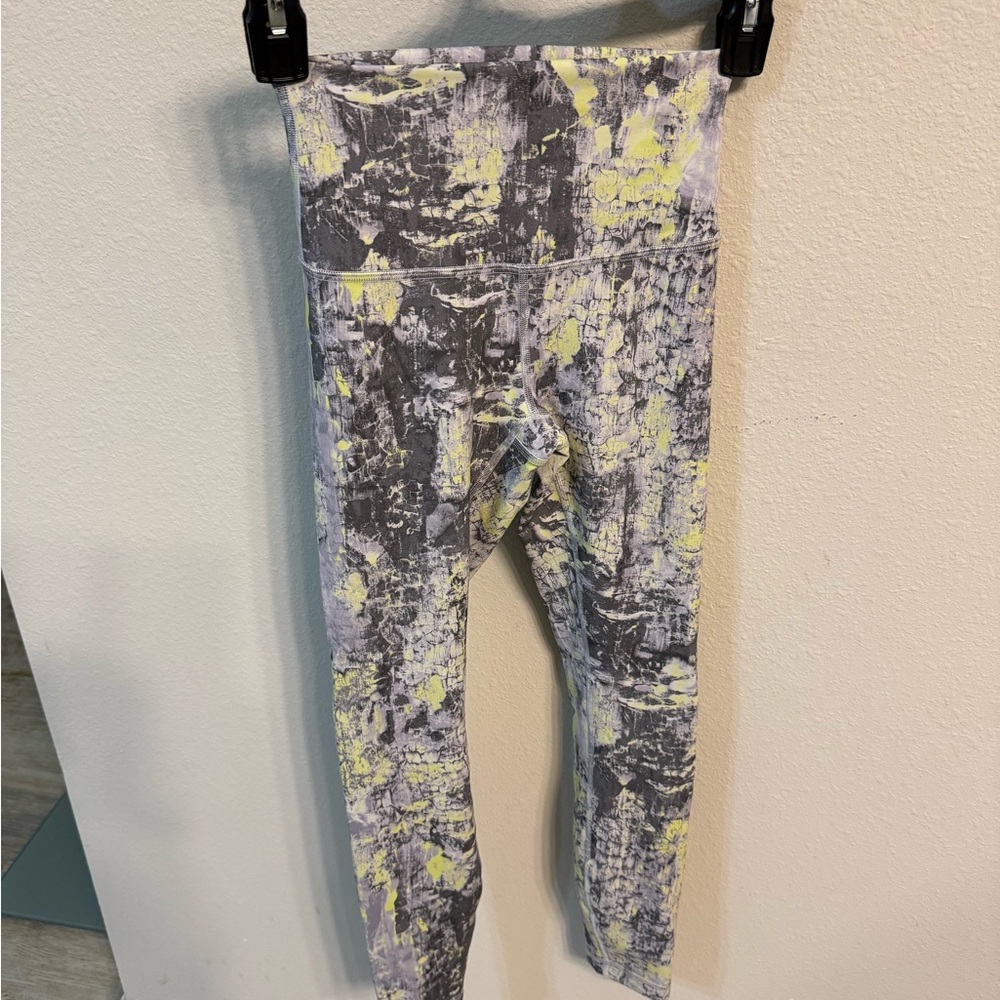Lulu Leggings in Gray and Yellow